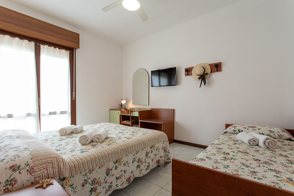 slide-windsor-camera7